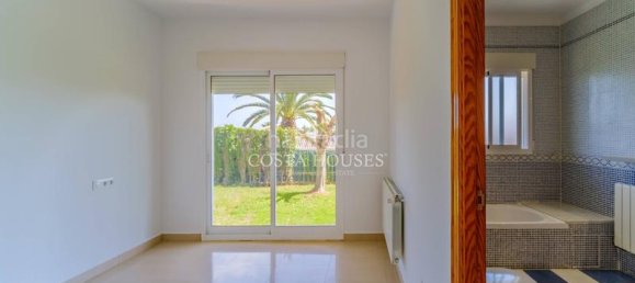 Villa de 4 dormitorios en Alicante, Spain No. 32720 33