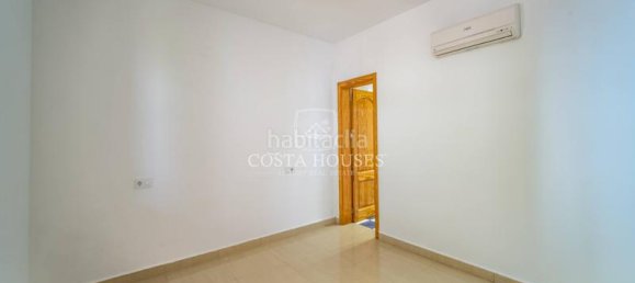 Villa de 4 dormitorios en Alicante, Spain No. 32720 29