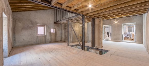 5 bedrooms House in Lisbon, Portugal No. 48909 13