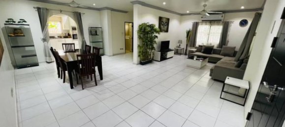 4 bedrooms House in Pattaya, Thailand No. 24386 8