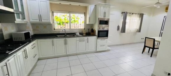 4 bedrooms House in Pattaya, Thailand No. 24386 5