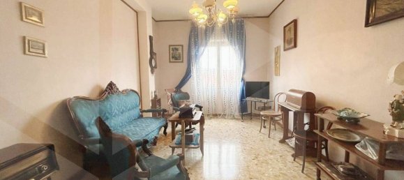 5-salle Appartement à Naples, Italy No. 26514 4