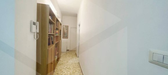 5-salle Appartement à Naples, Italy No. 26514 7