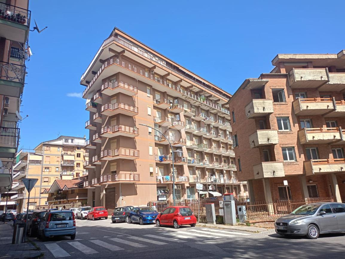 3 rooms Apartment in Avellino, Italy No. 8316