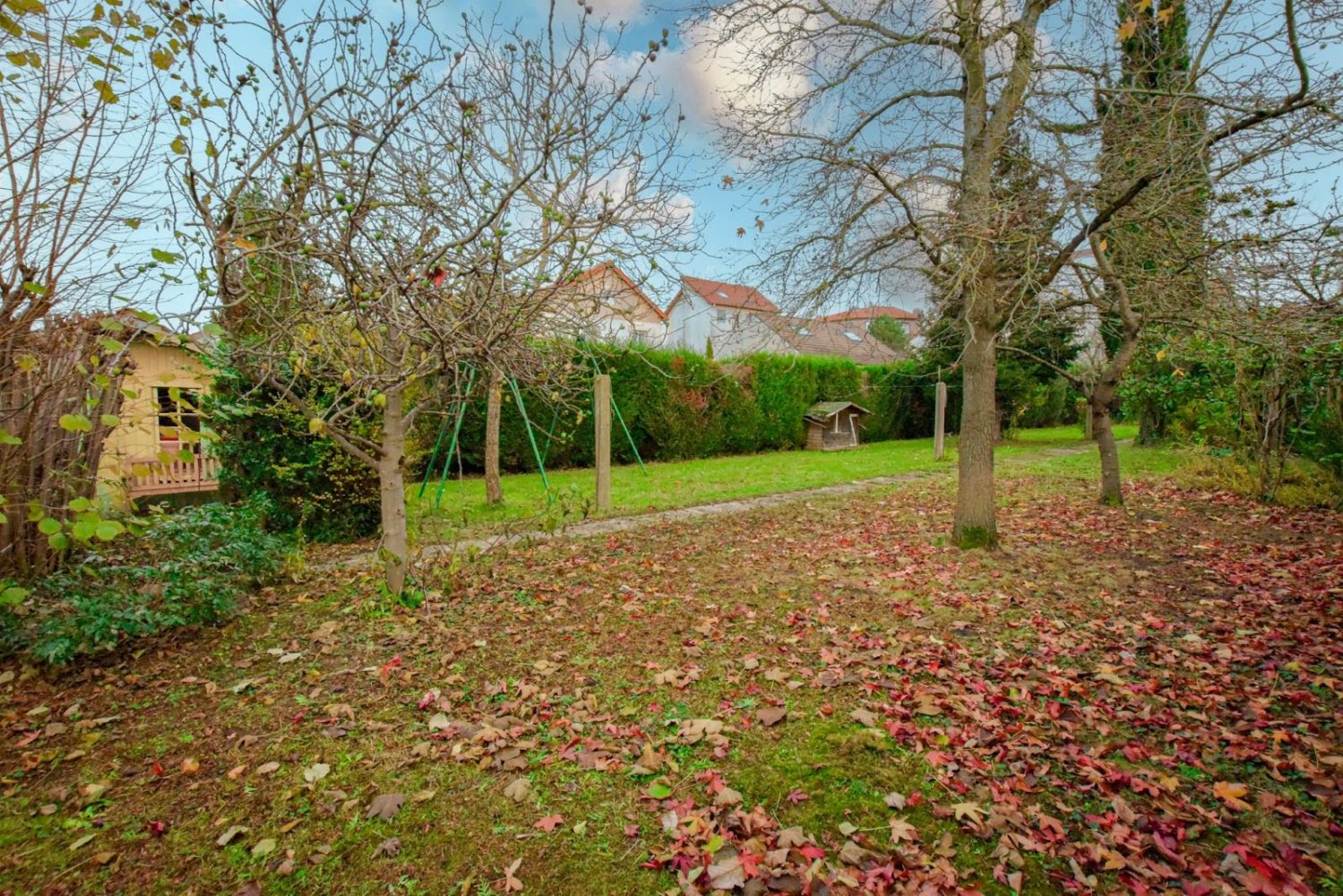 Terrain à Suresnes, France 784m² No. 125497