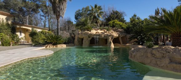 6 bedrooms Villa in Roquefort-les-Pins, France No. 38283 5