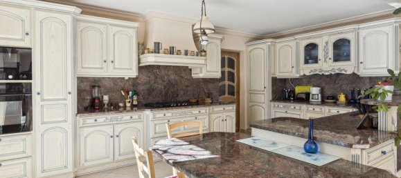 6 bedrooms Villa in Roquefort-les-Pins, France No. 38283 4