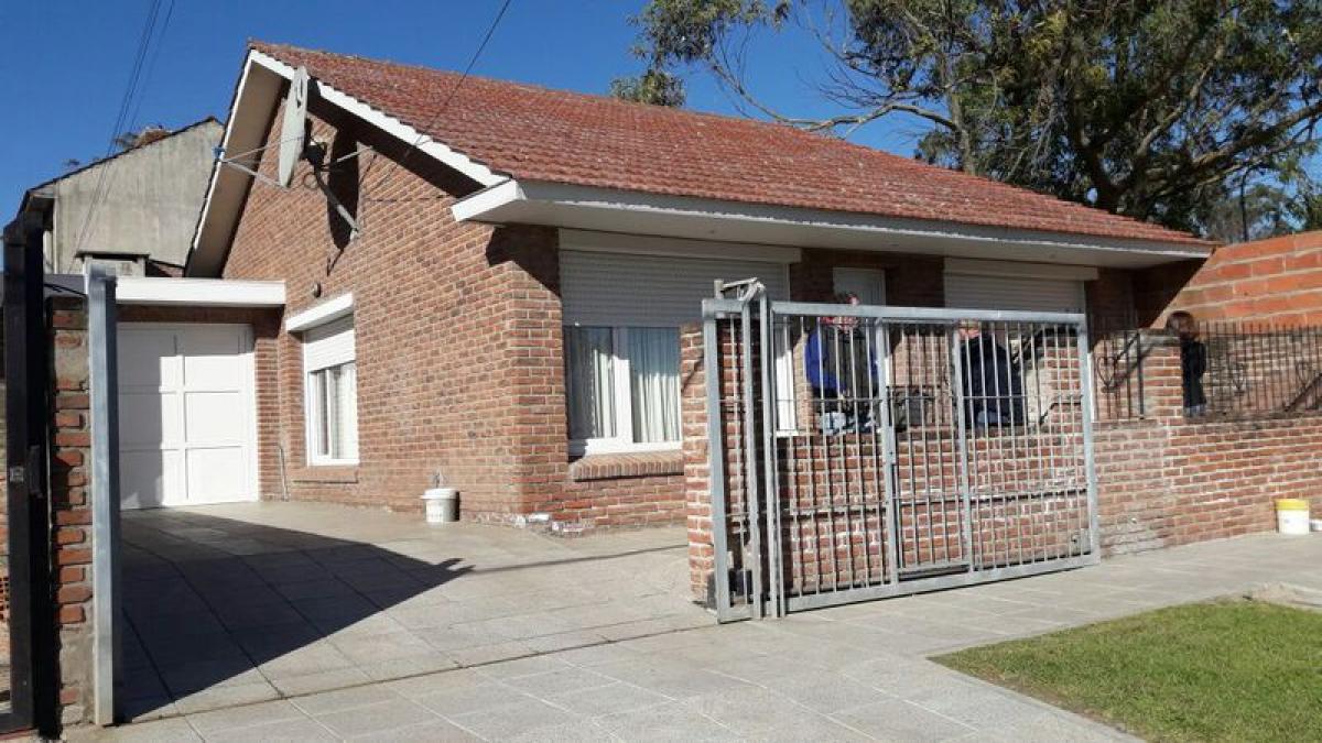 2 bedrooms House in Mar del Plata, Argentina No. 92987