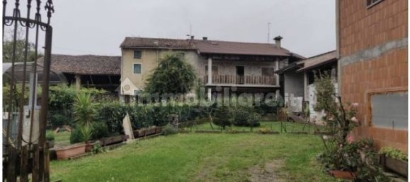 4 bedrooms House in Brogliano, Italy No. 293129 2