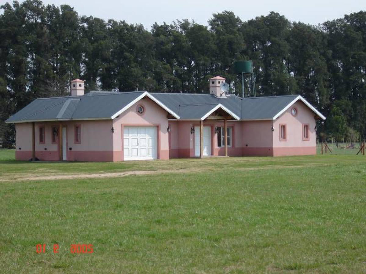 3 bedrooms House in Buenos Aires, Argentina No. 77764