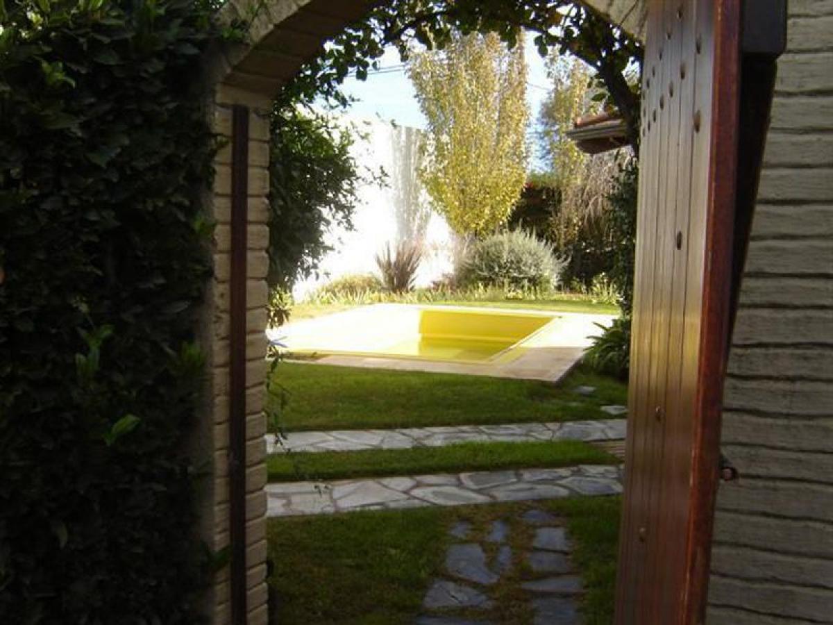 Studio in Coronel Suarez, Argentina No. 61825