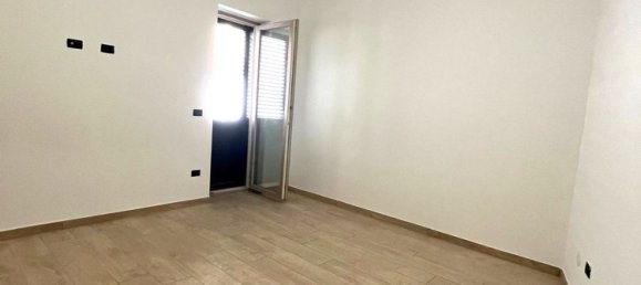 3-Zimmer Wohnung in Nocera Inferiore, Italy, Nr. 289772 8