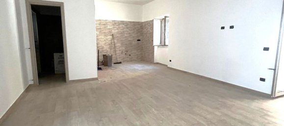 3-Zimmer Wohnung in Nocera Inferiore, Italy, Nr. 289772 3