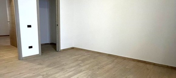 3-Zimmer Wohnung in Nocera Inferiore, Italy, Nr. 289772 7
