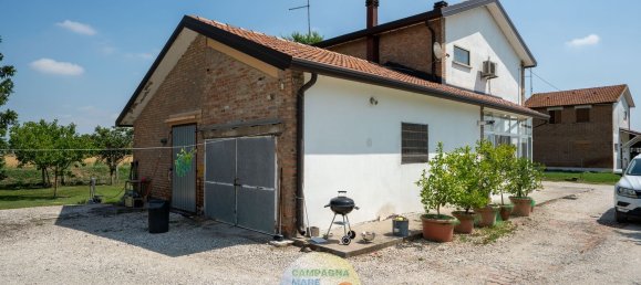 7 bedrooms House in Jolanda di Savoia, Italy No. 344332 6
