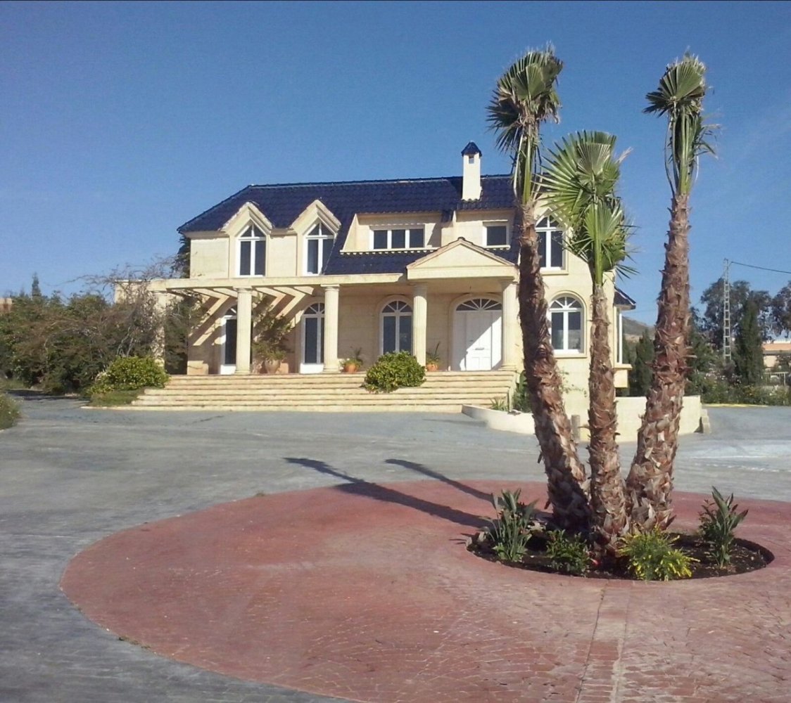 4 bedrooms House in Mutxamel, Spain No. 109622