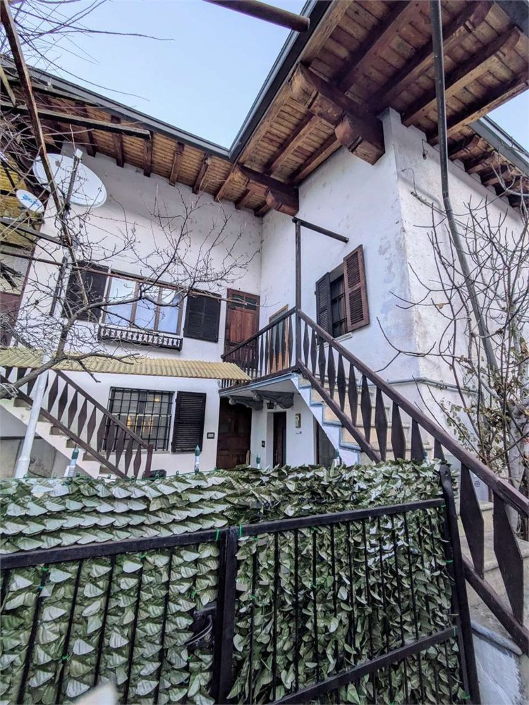 4 rooms Apartment in Saint Marcel, Italy No. 143334