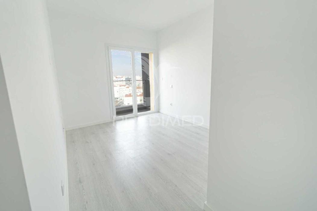 2 غرف نوم منزل ذو طابقين في Corroios, Portugal رقم 228879