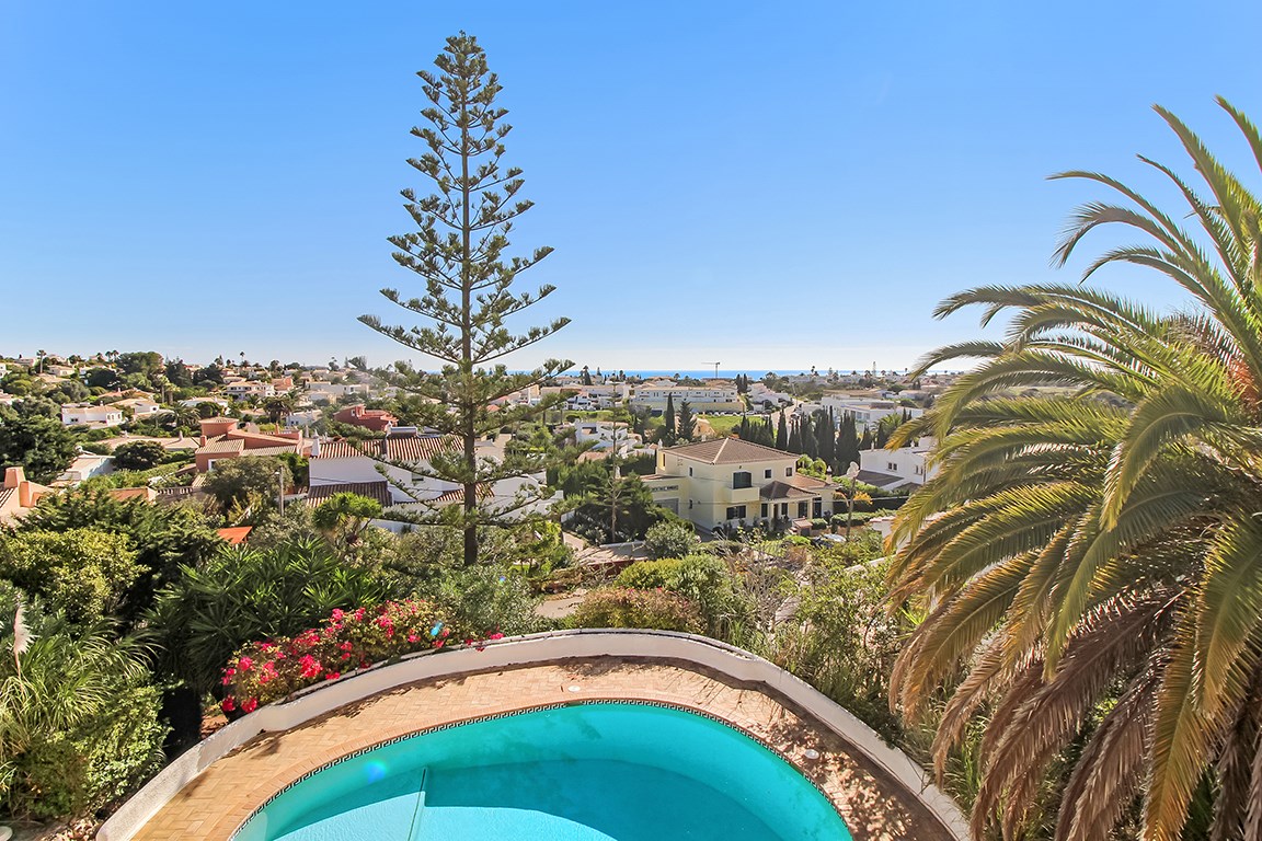 Villa de 3 dormitorios en Luz, Portugal No. 98473