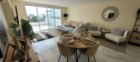 2 bedrooms Apartment in Estepona, Spain No. 137662 4