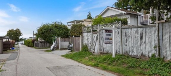 3 bedrooms House in British Columbia, Canada No. 1134 3