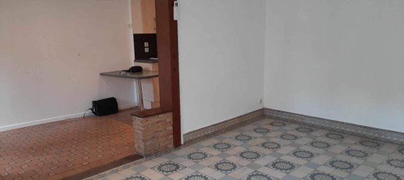 2 bedrooms House in Montreuil, France No. 52790 6