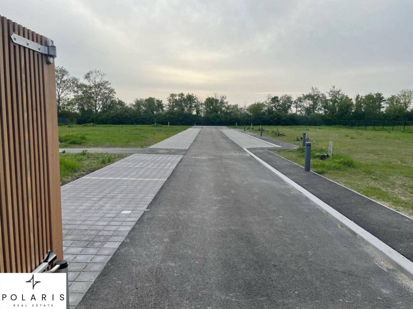  Land in Vienna, Austria No. 197050