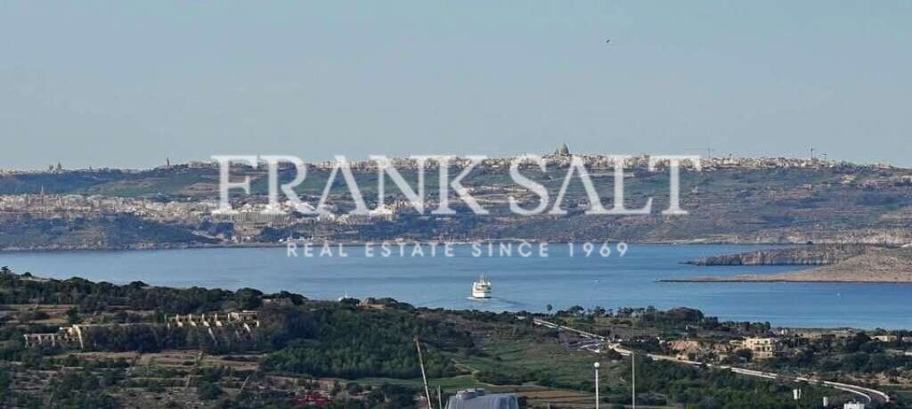 Квартира с 3 спальнями в Меллиха, Мальта № 3063