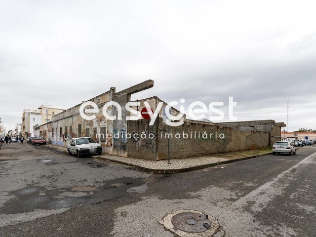 1572m² Building in Vila Real de Santo Antonio, Portugal No. 72852