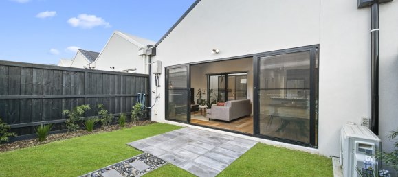 3 bedrooms House in Mambourin, Australia No. 470 10