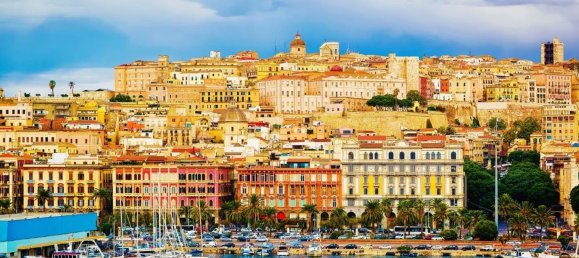 288m² Commercial property in Cagliari, Italy No. 210517 10