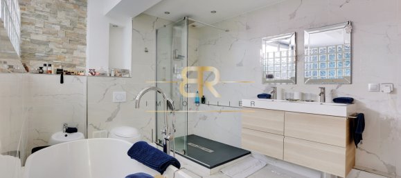 3 bedrooms Apartment in Les Lilas, France No. 181817 8