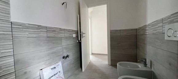 Apartamento de 3 habitaciónes en Pomezia, Italy No. 36738 15