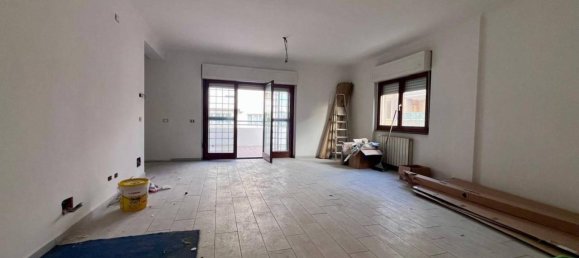Apartamento de 3 habitaciónes en Pomezia, Italy No. 36738 2