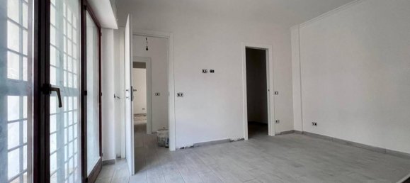 Apartamento de 3 habitaciónes en Pomezia, Italy No. 36738 6