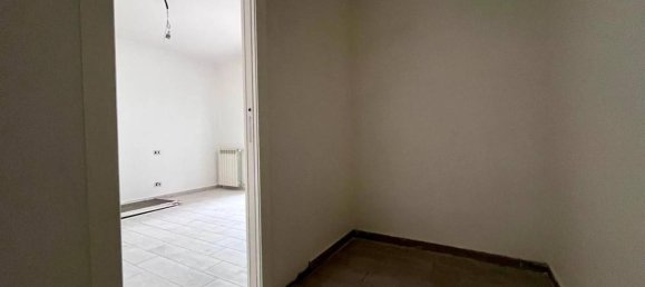 Apartamento de 3 habitaciónes en Pomezia, Italy No. 36738 10