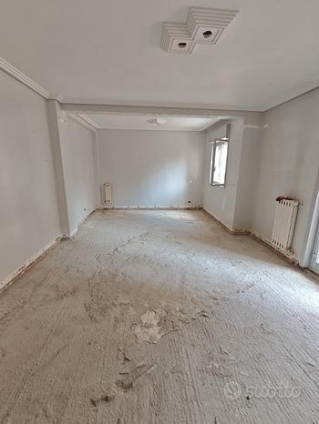 6 rooms Apartment in Ragusa, Italy No. 258601