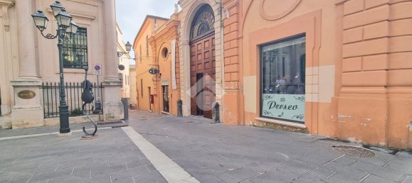 Propiedad comercial de 1 habitación en Chieti, Italy No. 309935 2