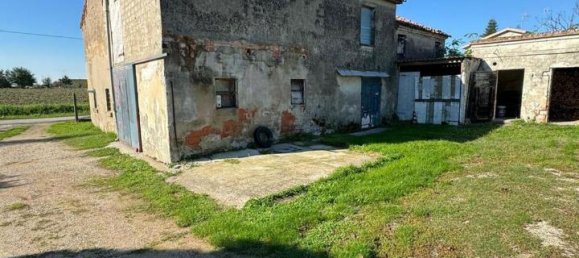 8-Zimmer Gewerbliche Immobilie in Fratta Polesine, Italy, Nr. 27498 4