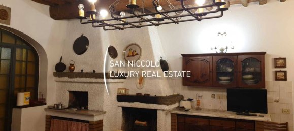 6 bedrooms Villa in Campi Bisenzio, Italy No. 196436 12