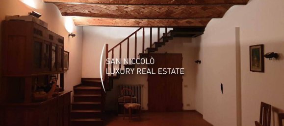 6 bedrooms Villa in Campi Bisenzio, Italy No. 196436 5