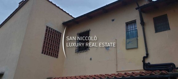 6 bedrooms Villa in Campi Bisenzio, Italy No. 196436 13
