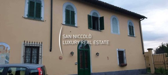 6 bedrooms Villa in Campi Bisenzio, Italy No. 196436 3