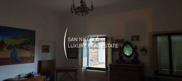 6 bedrooms Villa in Campi Bisenzio, Italy No. 196436 2