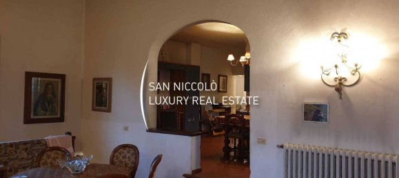 6 bedrooms Villa in Campi Bisenzio, Italy No. 196436 6