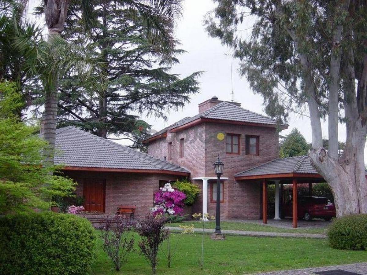 5 chambres Maison à Berazategui, Argentina No. 90239