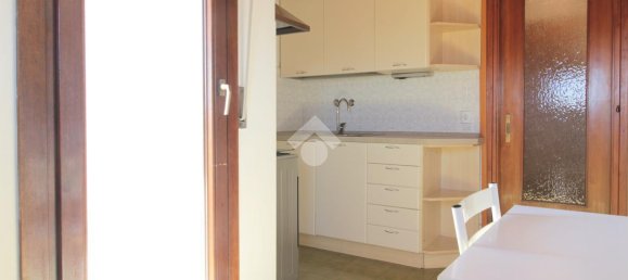 Квартира с 4 комнатами в Удине, Италия № 41992 8