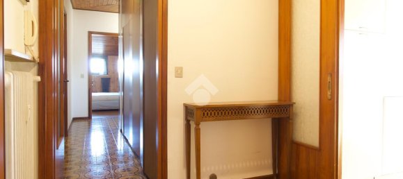 Квартира с 4 комнатами в Удине, Италия № 41992 17