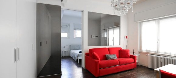 Квартира с 2 комнатами в Милан, Италия № 240472 2