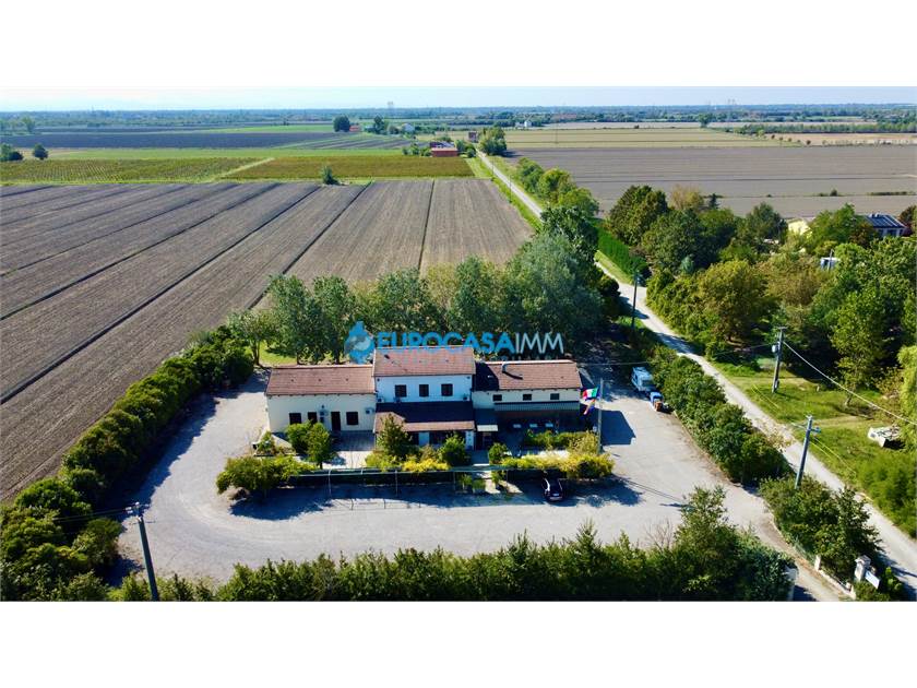 11غرفة قطعة أرض في Novi di Modena, Italy رقم 61156